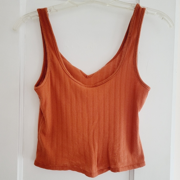 Live in the Moment Cropped Tank Top - Picture 2 of 6